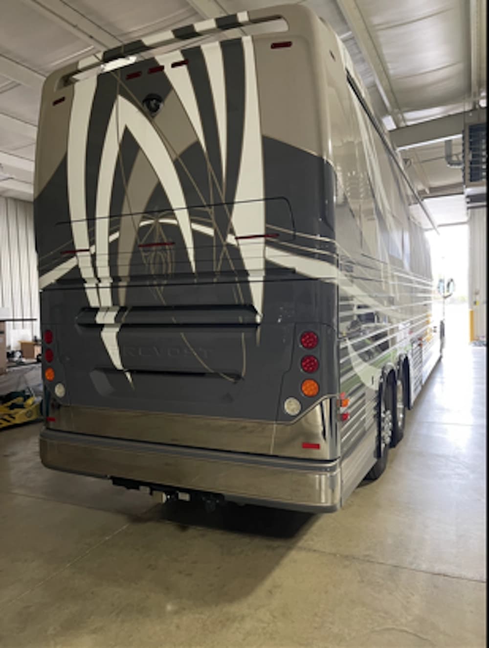 2023 Prevost Nashville Coach X3 Motorcoach Conversion - Image 8