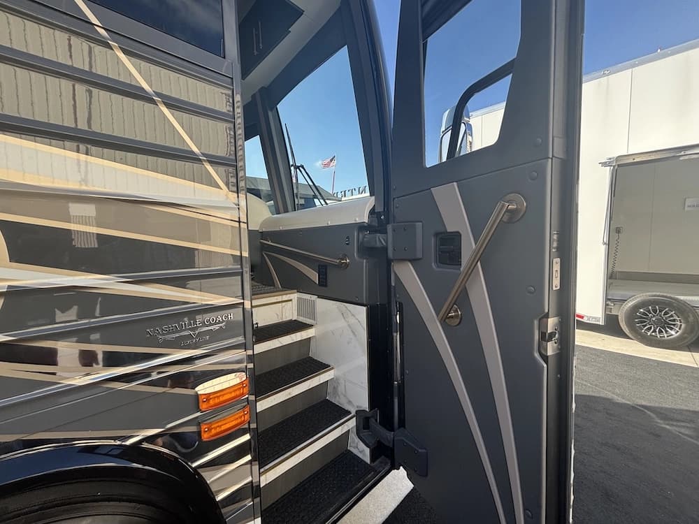 2023 Prevost Nashville Coach X3 Motorcoach Conversion - Image 10