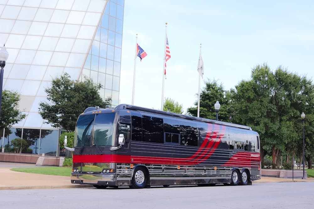 2015 Prevost Star X3 Motorcoach Conversion - Image 1