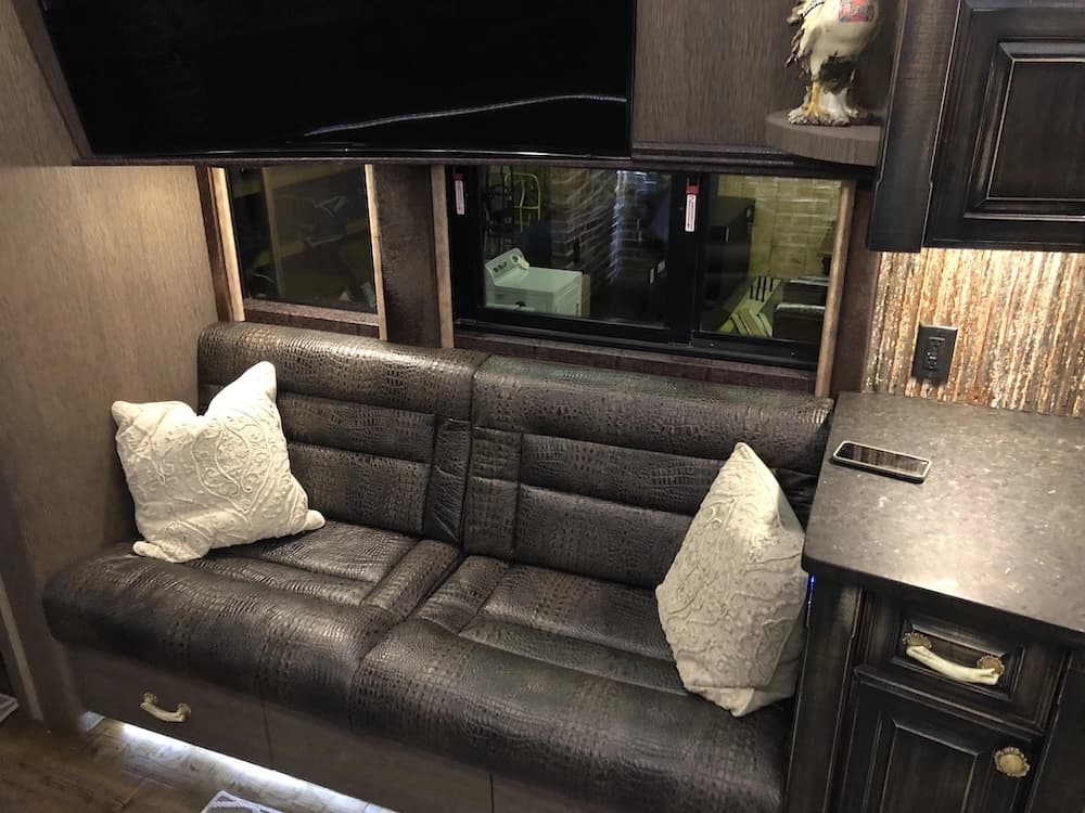 2015 Prevost Star X3 Motorcoach Conversion - Image 16