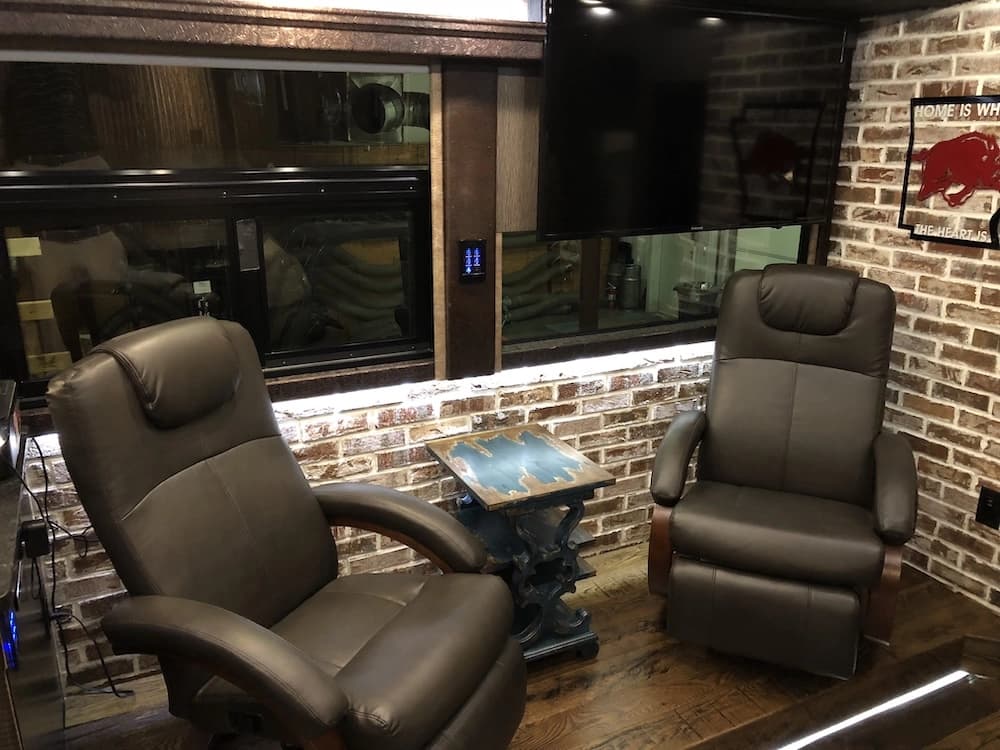 2015 Prevost Star X3 Motorcoach Conversion - Image 18