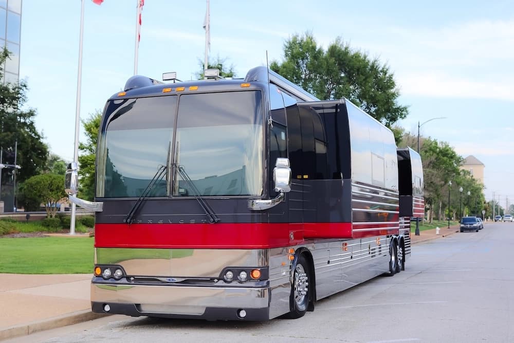 2015 Prevost Star X3 Motorcoach Conversion - Image 4