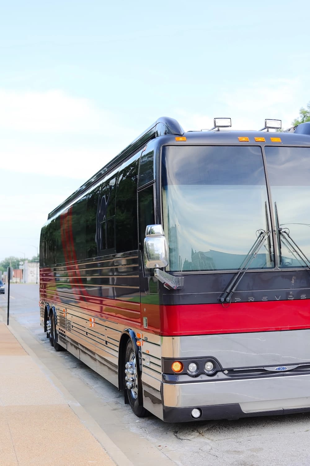 2015 Prevost Star X3 Motorcoach Conversion - Image 8