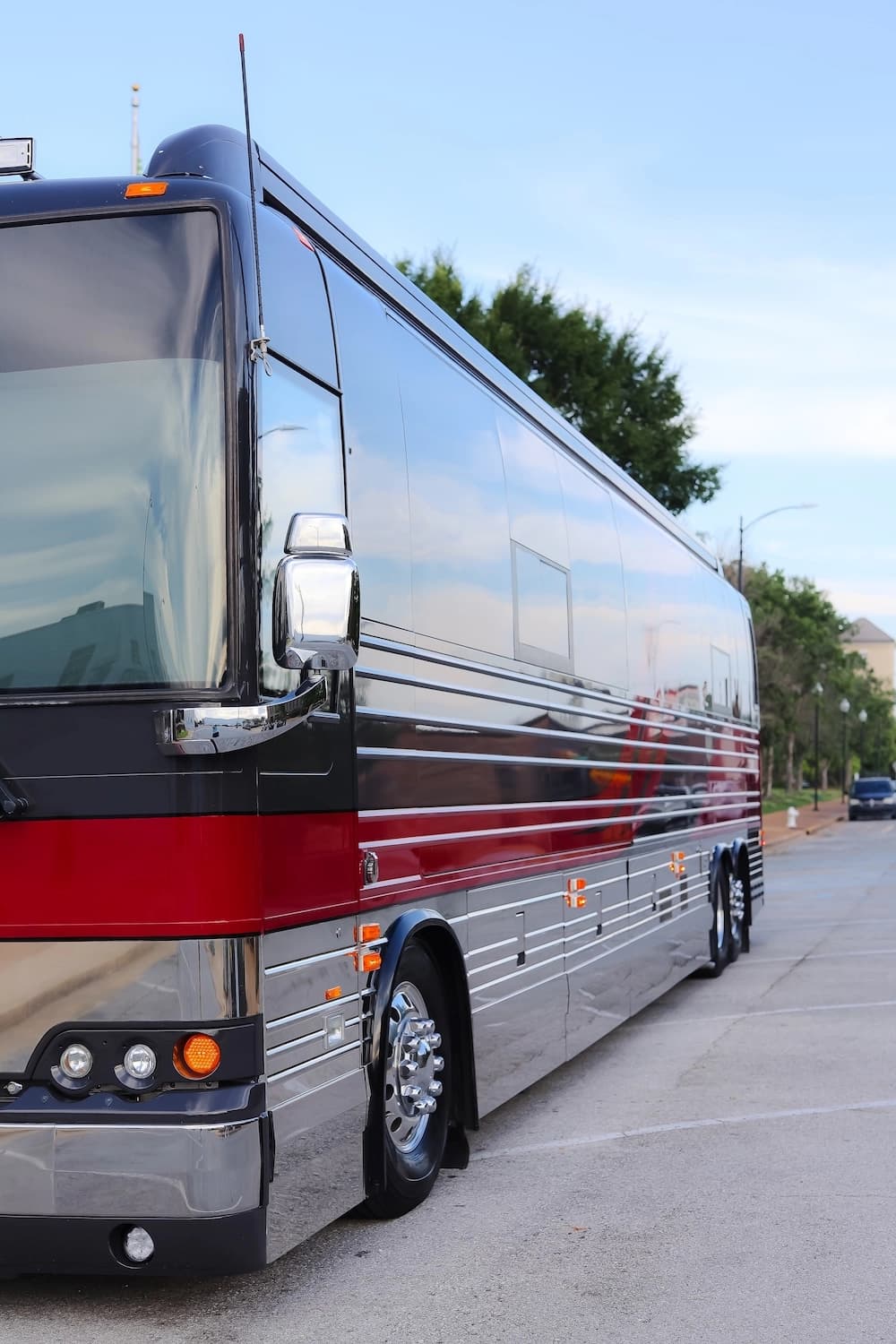 2015 Prevost Star X3 Motorcoach Conversion - Image 10