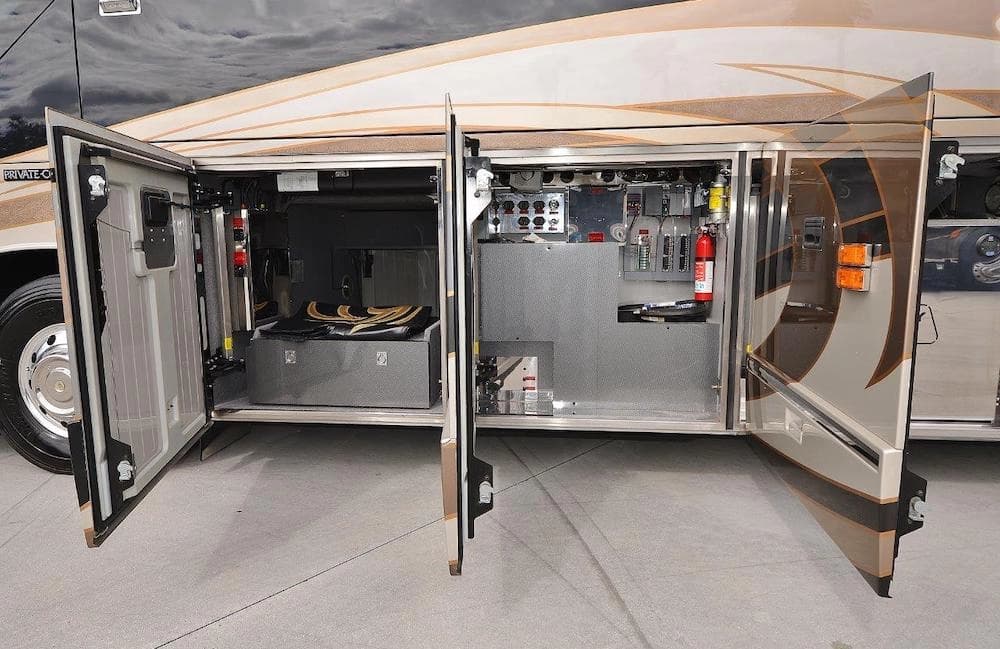 2009 Prevost H3-45 Liberty Elegant Lady Motorcoach - Image 17