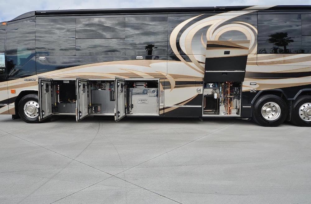 2009 Prevost H3-45 Liberty Elegant Lady Motorcoach - Image 20