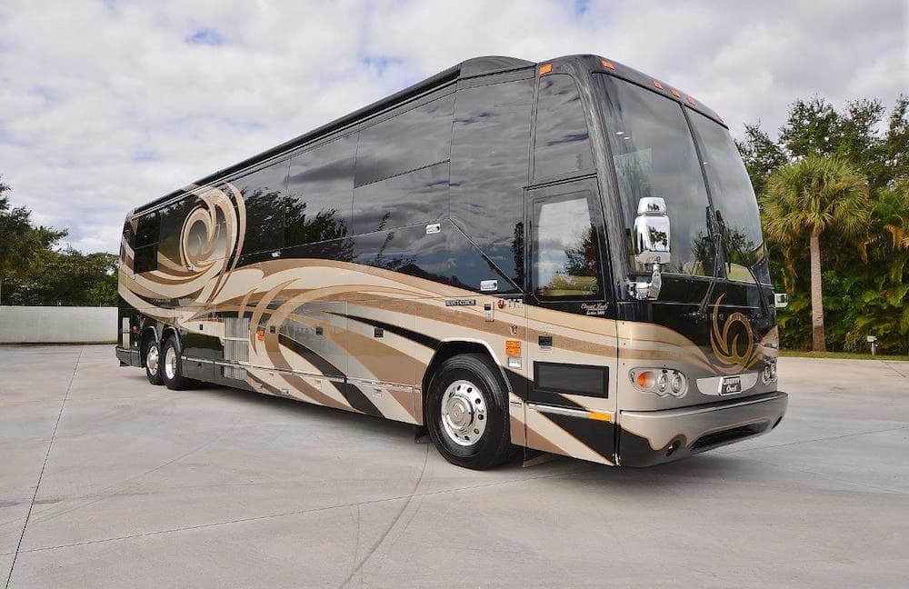 2009 Prevost H3-45 Liberty Elegant Lady Motorcoach - Image 5