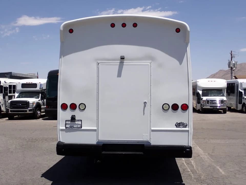 2015 Ford Champion Defender Shuttle Bus - Image 6