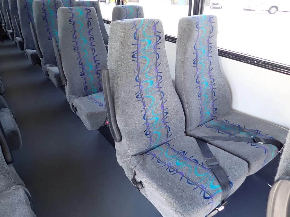 2015 Ford Champion Defender Shuttle Bus - Image 8