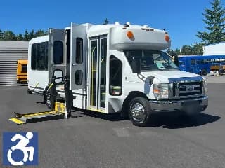 2014 Ford E450 bus