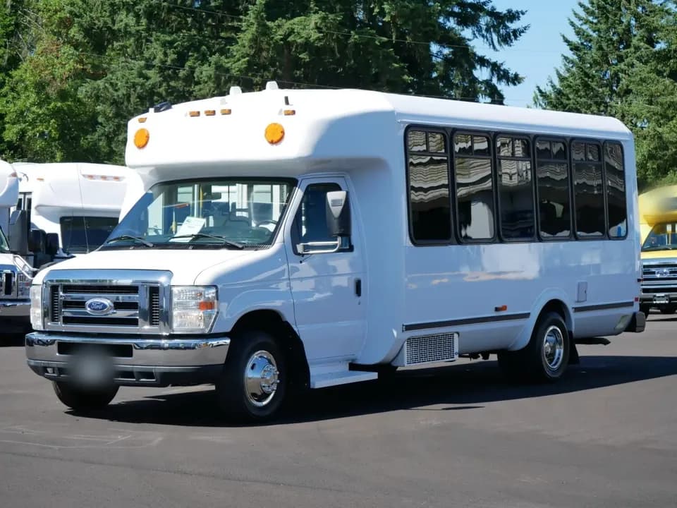 2014 Ford E450 ElDorado Aerotech Shuttle Bus - Image 2