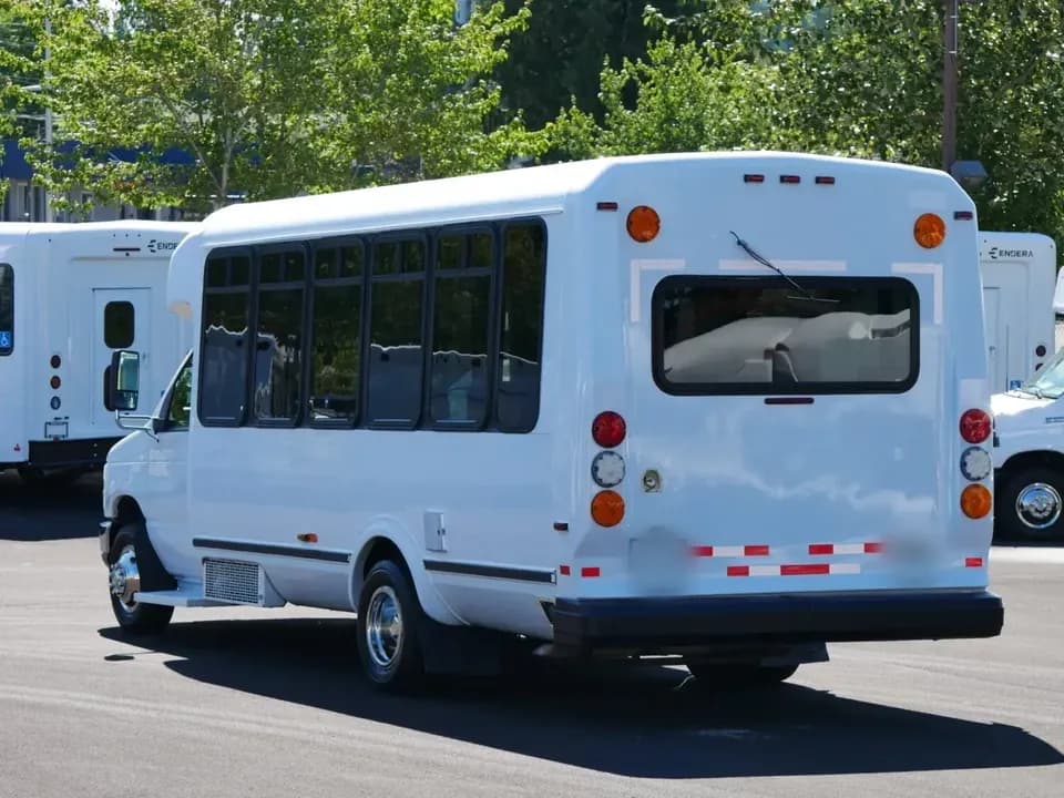 2014 Ford E450 ElDorado Aerotech Shuttle Bus - Image 4
