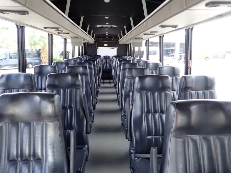 2015 Freightliner Champion Defender Shuttle Bus - Image 9