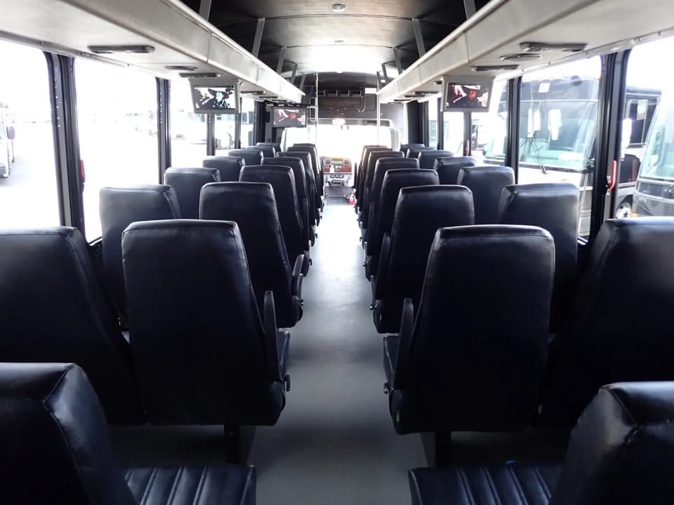 2015 Freightliner Champion Defender Shuttle Bus - Image 10
