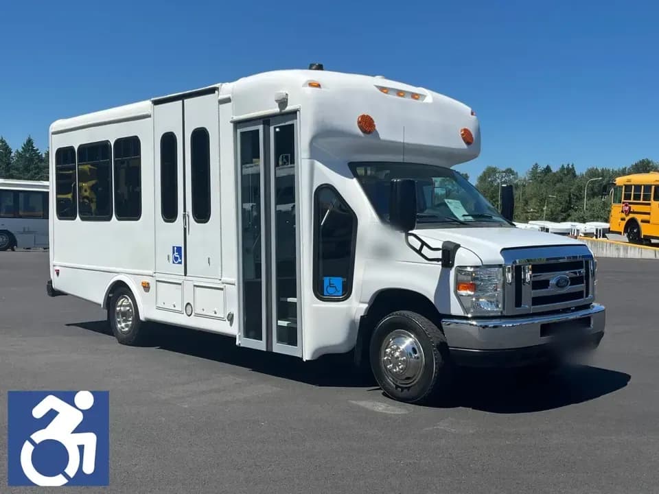 2017 Ford Startrans Shuttle Bus - Image 1