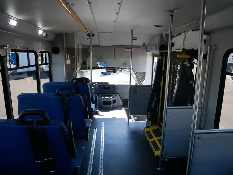 2017 Ford Startrans Shuttle Bus - Image 8