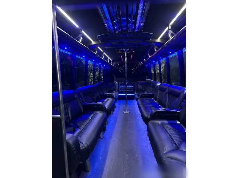 2018 Ford F-550 Limo Bus - Image 5