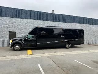 2018 Ford F-550 bus