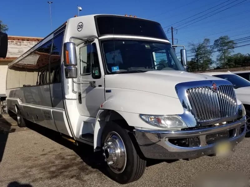 2012 International DuraStar Shuttle Bus - Image 2
