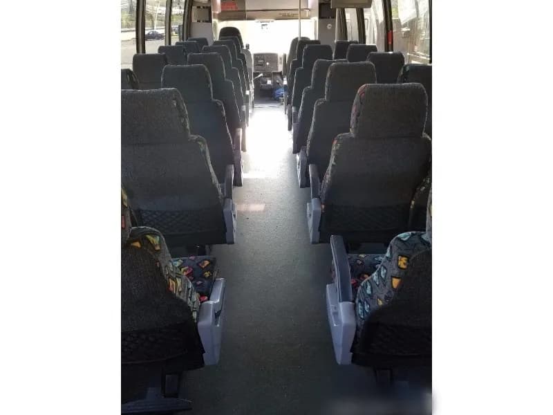 2012 International DuraStar Shuttle Bus - Image 4