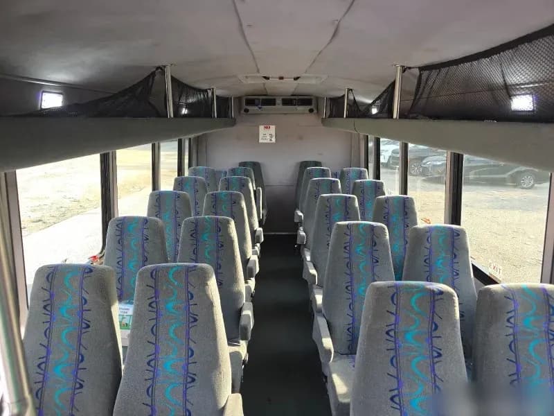 2015 Ford E-450 Shuttle Bus - Image 6