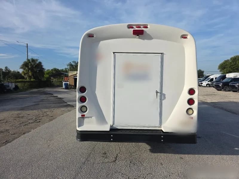2015 Ford E-450 Shuttle Bus - Image 3