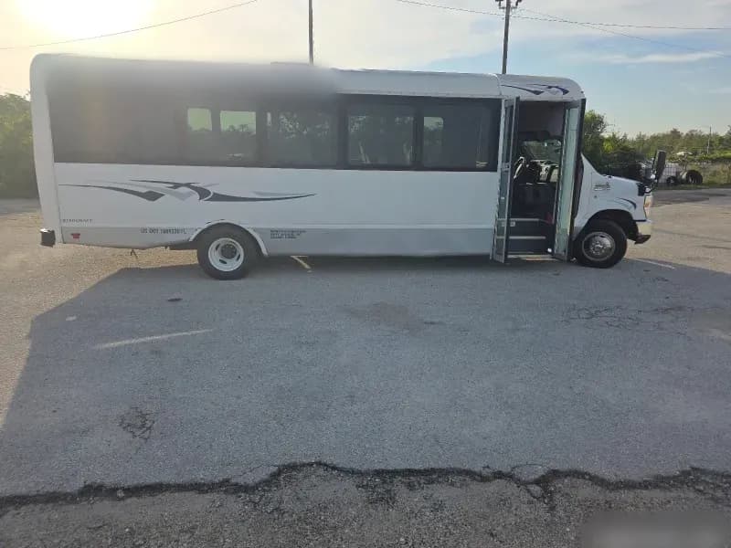 2015 Ford E-450 Shuttle Bus - Image 2