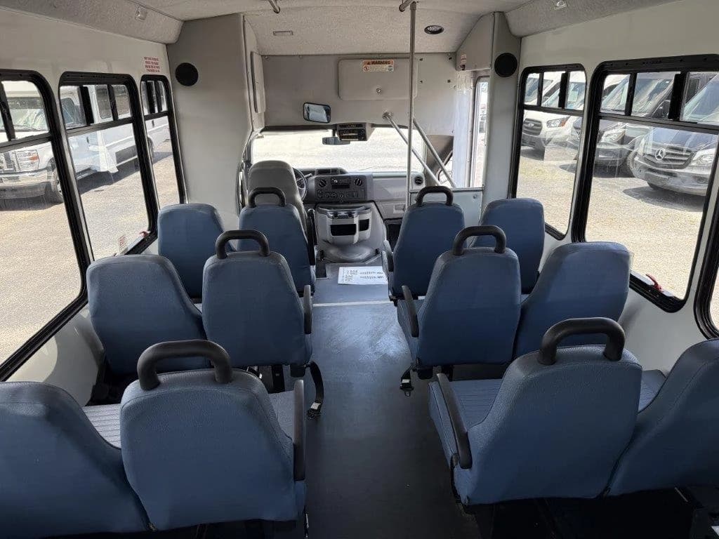2016 Ford E350 Starcraft Allstar Shuttle - Image 5