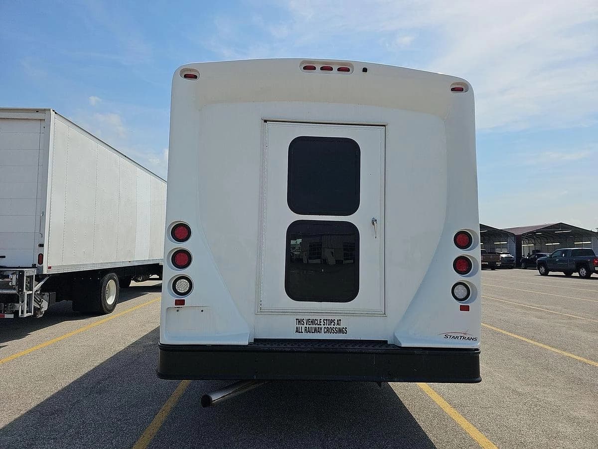 2019 Ford F-550 Startrans ADA Shuttle Bus - Image 4