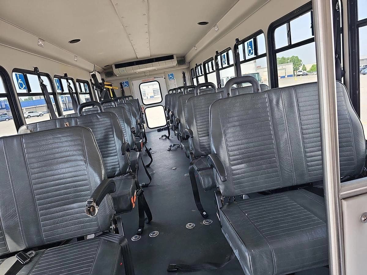 2019 Ford F-550 Startrans ADA Shuttle Bus - Image 7