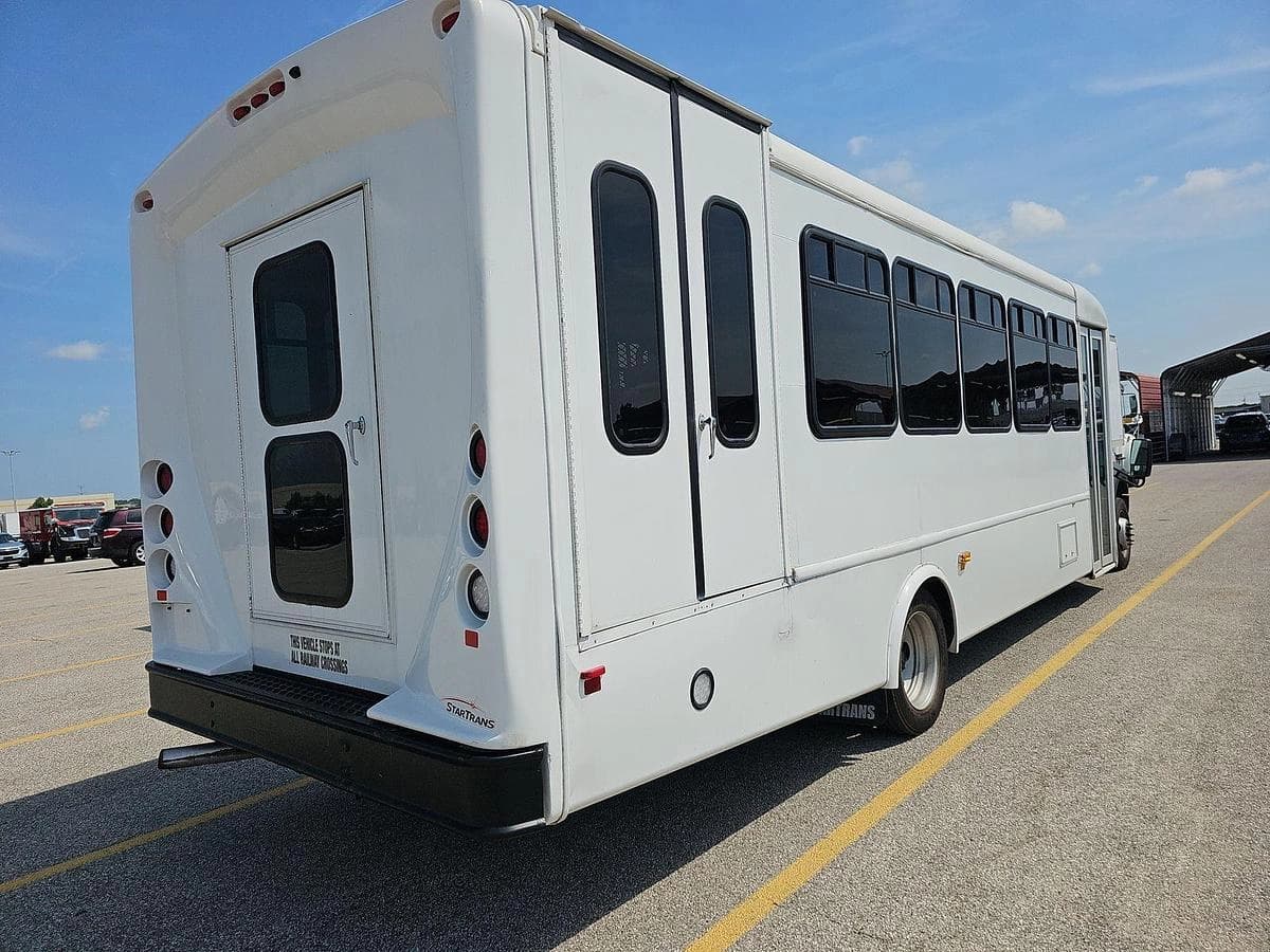 2019 Ford F-550 Startrans ADA Shuttle Bus - Image 2