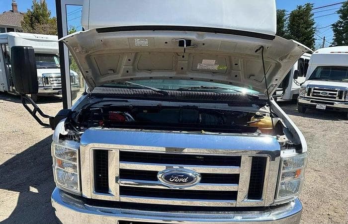 2013 Ford E-350 Non CDL ADA Shuttle Bus - Image 4
