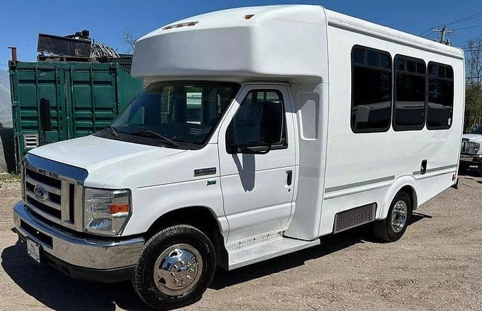 2013 Ford E-350 Non CDL ADA Shuttle Bus - Image 18