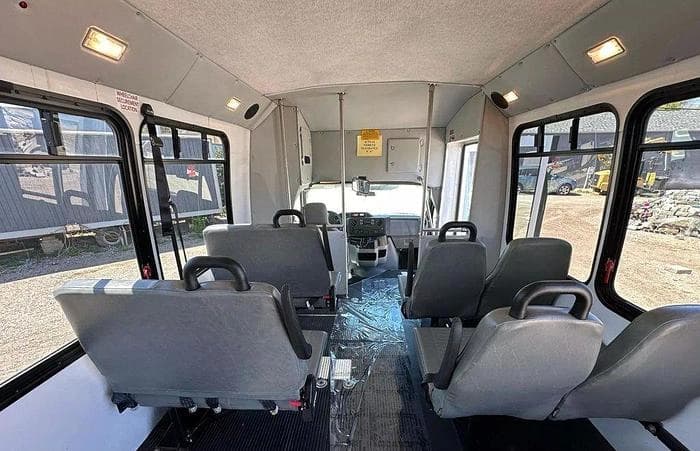 2013 Ford E-350 Non CDL ADA Shuttle Bus - Image 20
