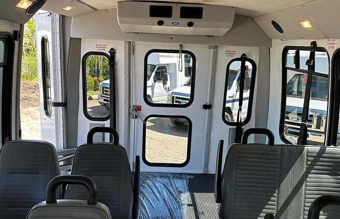 2013 Ford E-350 Non CDL ADA Shuttle Bus - Image 23