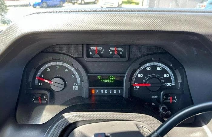 2013 Ford E-350 Non CDL ADA Shuttle Bus - Image 29