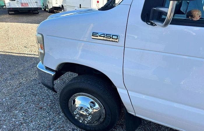 2016 Ford E450 Non-CDL ADA Shuttle Bus - Image 16
