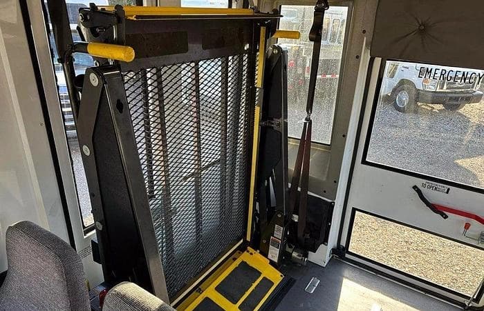 2016 Ford E450 Non-CDL ADA Shuttle Bus - Image 26