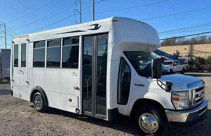 2016 Ford E450 Non-CDL ADA Shuttle Bus - Image 28