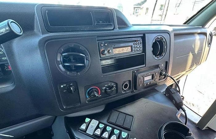 2016 Ford E450 Non-CDL ADA Shuttle Bus - Image 32