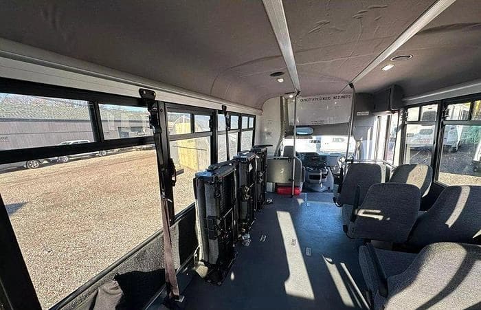 2016 Ford E450 Non-CDL ADA Shuttle Bus - Image 36