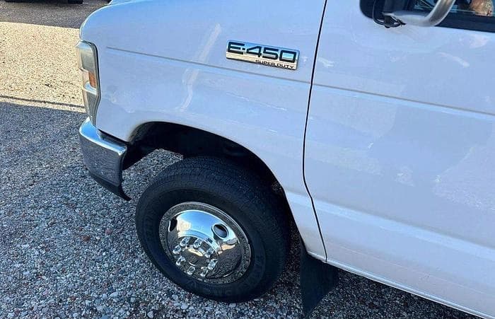 2016 Ford E450 Non-CDL ADA Shuttle Bus - Image 37