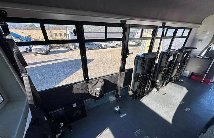2016 Ford E450 Non-CDL ADA Shuttle Bus - Image 39