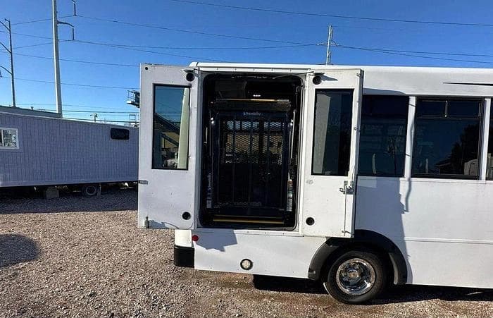 2016 Ford E450 Non-CDL ADA Shuttle Bus - Image 40