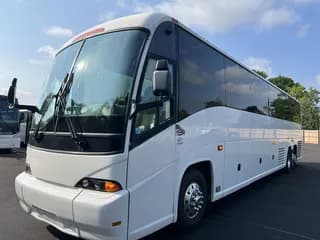 2005 MCI J4500 bus