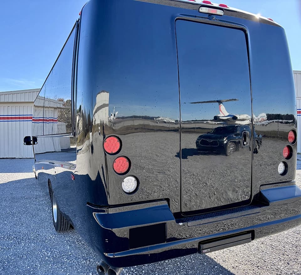 2017 Ford F550 Grech Executive Shuttle - Image 3
