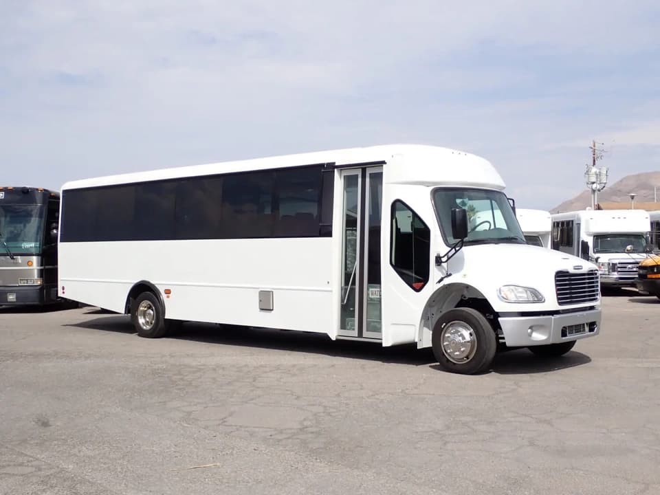 2018 Freightliner Champion Defender Shuttle Bus - Image 1