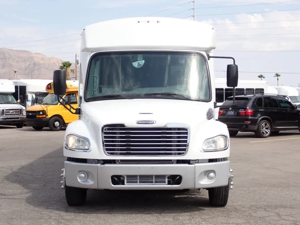 2018 Freightliner Champion Defender Shuttle Bus - Image 2
