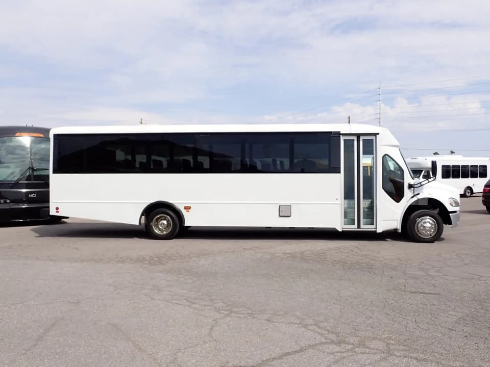 2018 Freightliner Champion Defender Shuttle Bus - Image 4