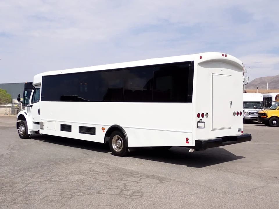 2018 Freightliner Champion Defender Shuttle Bus - Image 5